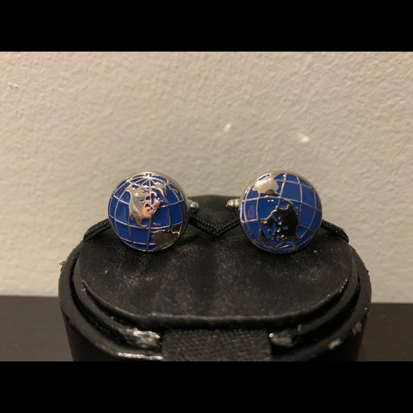 Cuff links x 3 - Picture 1 of 6